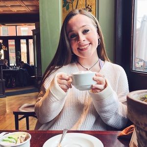 Meet your Posher, Amelia